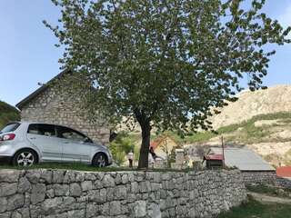 Дома для отпуска Lovcen Holiday Home Цетине Дом для отпуска-2