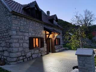 Дома для отпуска Lovcen Holiday Home Цетине Дом для отпуска-3