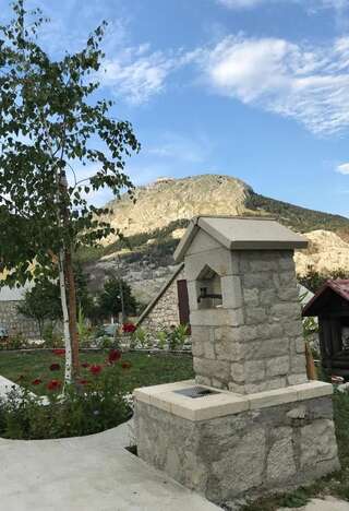 Дома для отпуска Lovcen Holiday Home Цетине Дом для отпуска-13