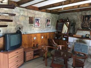 Дома для отпуска Lovcen Holiday Home Цетине Дом для отпуска-26